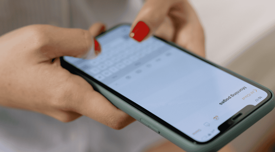 La Comisión Reguladora de Telecomunicaciones (CRT) estableció un calendario para vincular las líneas telefónicas de manera escalonada. CANVA