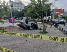 Al no contar con una póliza, será el conductor quien deba pagar los daños ocasionados a la explanada de Zapopan. ESPECIAL