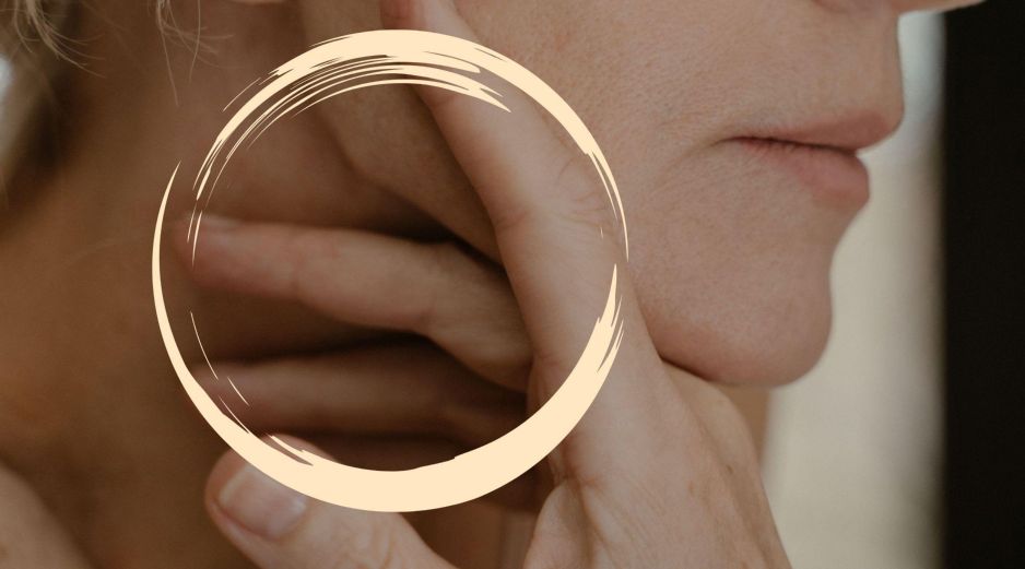 Experta en yoga facial advierte que con estos ejercicios, al igual que con el yoga corporal, se trabajan los músculos, no la piel. PEXELS / R. Lach