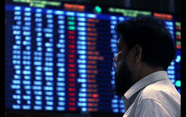 Por sectores, los avances estuvieron encabezados por las empresas de materiales básicos, comunicaciones y salud. EFE/R. Khan