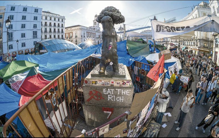 La Puerta del Sol fue tomada por los manifestantes para presionar al Gobierno. EFE