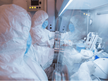 La OMS fue informada por las autoridades rusas de la muerte el 2 de octubre de la trabajadora de laboratorio; no se ha confirmado oficialmente la causa de su fallecimiento. AP/Instituto Antipeste de Irkutsk de Siberia y Lejano Oriente
