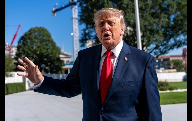 Donald Trump volvió a encender la polémica al burlarse de la reacción de Sheinbaum cuando le cambió el nombre al golfo de México. EFE/B. Cash
