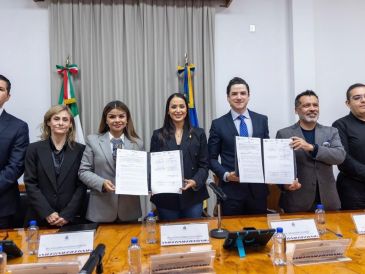 Participaron Alexandra Elizabeth Serrano De la Mora, coordinadora de Administración y Finanzas; José Ernesto Coronel Tirado, coordinador de Comunicación Social y Atención Ciudadana; integrantes de diversas áreas del Congreso y representantes de la Junta de Gobierno de PLAi. CORTESÍA
