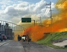 Cuando el ácido nítrico entra en contacto directo con el aire ambiental, tiende a liberar vapores densos con tonalidades amarillentas o rojizas. ESPECIAL