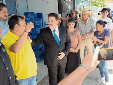 Jesús Salazar Sazueta, presidente de la organización Somos Manos Tapatías, denuncia hostigamiento por personal del ayuntamiento tapatío. ESPECIAL