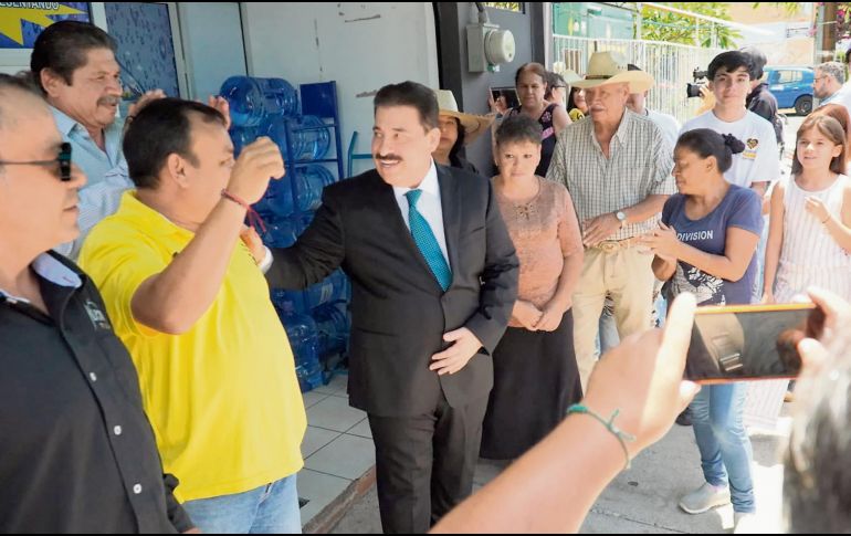 Jesús Salazar Sazueta, presidente de la organización Somos Manos Tapatías, denuncia hostigamiento por personal del ayuntamiento tapatío. ESPECIAL