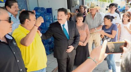 Jesús Salazar Sazueta, presidente de la organización Somos Manos Tapatías, denuncia hostigamiento por personal del ayuntamiento tapatío. ESPECIAL