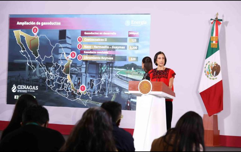 Luz Elena González apuntó que en el sector eléctrico se invierten 794 mil millones de pesos en generación, 161 mil millones en transmisión y 74 mil millones en distribución. SUN / K. Guerrero