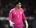 El portero mundialista fue cuestionado sobre su estado de ánimo después de llegar a Guadalajara para reincorporarse con Chivas. IMAGO7