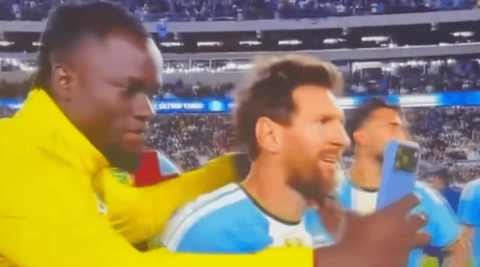 La imagen de un jugador de Benín intentando retratarse con Lionel Messi al final del encuentro generó opiniones divididas en las plataformas digitales. X/@ArielidilloPlus