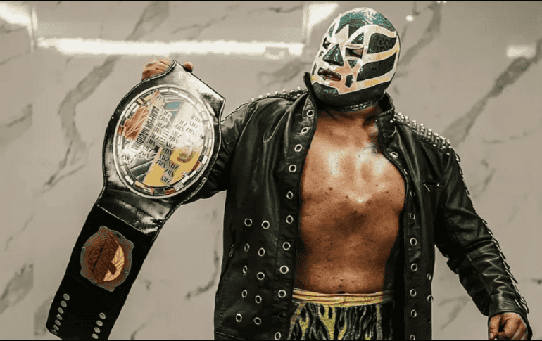 Durante la lucha estelar en la que participaba el Hijo de Fishman, el árbitro quedó inmóvil sobre la lona tras recibir un castigo dentro del desarrollo del espectáculo. INSTAGRAM @hijodefishman