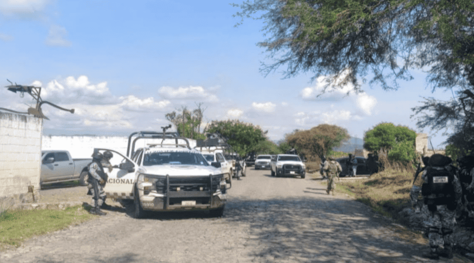 Fueron confiscadas dos ametralladoras Browning calibre 7.62; dos fusiles Safety Harbor Firearms calibre .50; cuatro armas, tres largas y una corta; una réplica de carabina M4; un cargador, y un vehículo. ESPECIAL