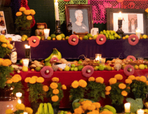 La composición del altar puede cambiar de una familia a otra, pero existen elementos que se han convertido en parte esencial de la tradición. ESPECIAL/Canva