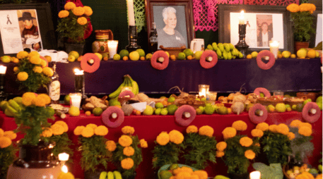 La composición del altar puede cambiar de una familia a otra, pero existen elementos que se han convertido en parte esencial de la tradición. ESPECIAL/Canva