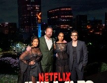 Adriana Paz, Ben Affleck, Kerry Whashington y Luis Gerardo Méndez. ESPECIAL/NETFLIX.