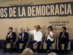 El expresidente de la República, Vicente Fox, asistió a la presentación del libro “Los Locos de la Democracia”, del exdiputado de Acción Nacional Eduardo Ortiz. SUN/J. Cabrera