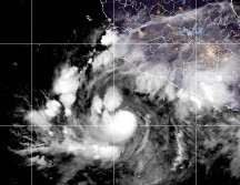 Imagen satelital que muestra al huracán Simón el viernes 9 de octubre de 2026 mientras se desplaza sobre el Pacífico. AP/NOAA