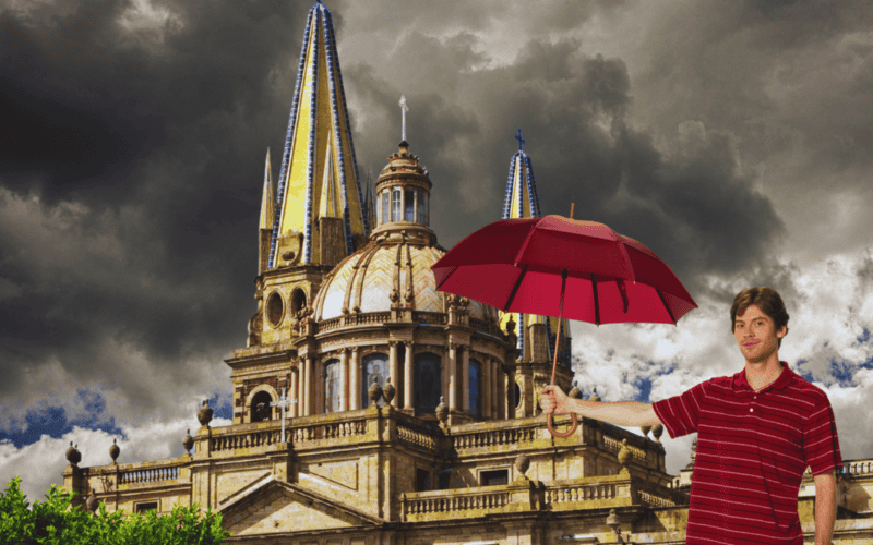 &nbsp;Para hoy, la probabilidad de lluvia en la ciudad aumentará significativamente a partir de las 16:00 horas. ESPECIAL / CANVA