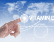 Cuando el cuerpo sufre una falta prolongada de esta vitamina, surgen diversas manifestaciones clínicas y condiciones que pueden comprometer seriamente la estructura corporal y la vitalidad diaria. CANVA
