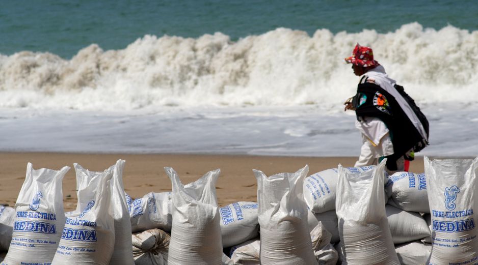 El huracán “Simón” impactará el occidente de México este fin de semana. EFE/A. Montero