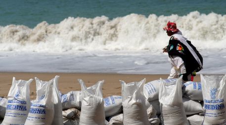 El huracán “Simón” impactará el occidente de México este fin de semana. EFE/A. Montero