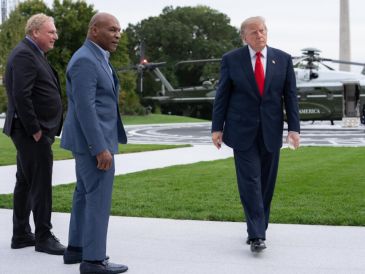 Trump añadió que, "además, en función del estado de sus refinerías de diésel, Rusia entregará posteriormente, en un breve plazo, 3 millones de toneladas de combustible diésel". EFE / A. SCHWARTZ