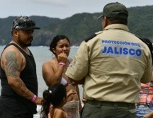 Elementos de la UEPCB hablaron con los vacacionistas sobre los riesgos de 