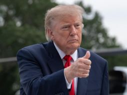 El mandatario estadounidense Donald Trump repasa sus atribuidos logros geopolíticos tras la decisión del comité de Oslo. EFE / A. Schwartz