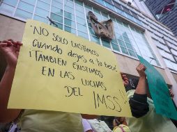 Manifestantes advirtieron que el plantón del IMSS en Paseo de la Reforma continuará hasta tener respuesta a sus demandas. SUN/L. Camacho