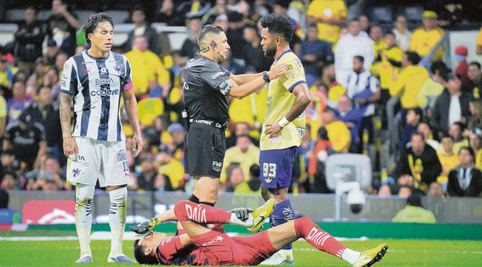Miguel Borja. El delantero (#93) despertó la ilusión de la afición azulcrema con su ingreso, aunque no logró marcar y recibió la tarjeta roja en los minutos finales. IMAGO7