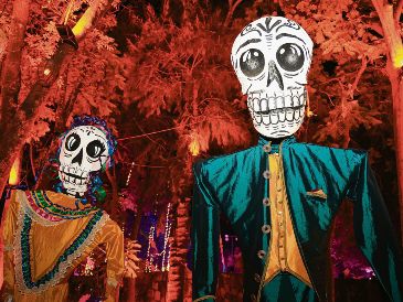 Calaverandia combina elementos emblemáticos del Día de Muertos con nuevas propuestas escénicas y visuales. EL INFORMADOR/J. Acosta