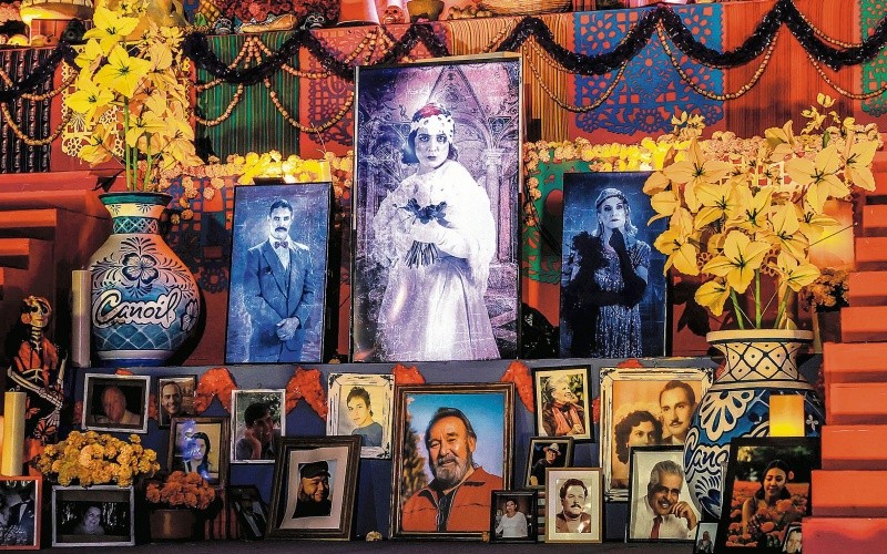 Memoria y espectáculo. La propuesta de Calaverandia busca rendir homenaje a los seres queridos que han partido. EL INFORMADOR/J. Acosta