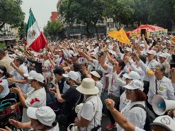 Los manifestantes exigen la destitución de Rafael Olivos Hernández, aumento salarial y mejores condiciones laborales. AFP/X. Duarte