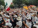 Los manifestantes exigen la destitución de Rafael Olivos Hernández, aumento salarial y mejores condiciones laborales. AFP/X. Duarte
