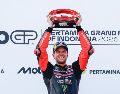 Aprilia dominó el podio en Mandalika con la victoria de Bezzecchi y el tercer lugar de Martín. EFE.