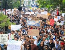 Estudiantes denuncian las dificultades económicas y cotidianas que enfrentan por la mala calidad y el desabasto de agua en el AMG. EL INFORMADOR/J. ACOSTA.