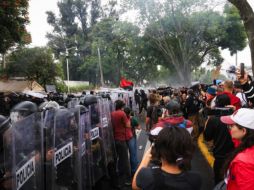 A las personas detenidas se les imputan los delitos de ataques a las vías de comunicación, lesiones y delitos cometidos contra representantes de la autoridad. EL INFORMADOR/ J. Acosta