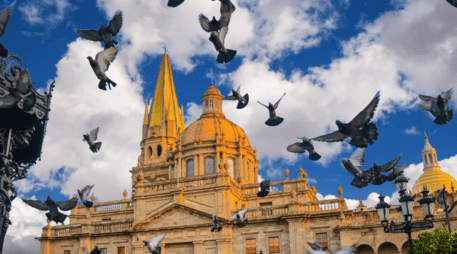 La probabilidad de precipitaciones en la capital jalisciense y sus municipios aledaños, como Zapopan y Tlaquepaque, se mantiene latente. ESPECIAL / CANVA