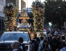 Ante la Romería de la Virgen de Zapopan, que congrega a millones de personas y que llega con día de descanso para algunos debido a los cierres viales, surge la duda de si los trabajadores deben recibir pago extra por laborar. EL INFORMADOR / A. Navarro
