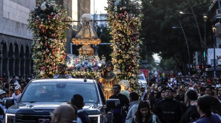 Ante la Romería de la Virgen de Zapopan, que congrega a millones de personas y que llega con día de descanso para algunos debido a los cierres viales, surge la duda de si los trabajadores deben recibir pago extra por laborar. EL INFORMADOR / A. Navarro