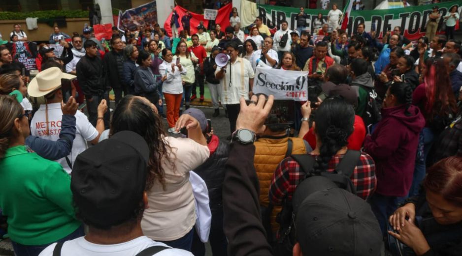 Las y los manifestantes del IMSS cuentan con el respaldo de trabajadores del Metro, ISSSTE, Pemex y por docentes de la CNTE. SUN / ARCHIVO