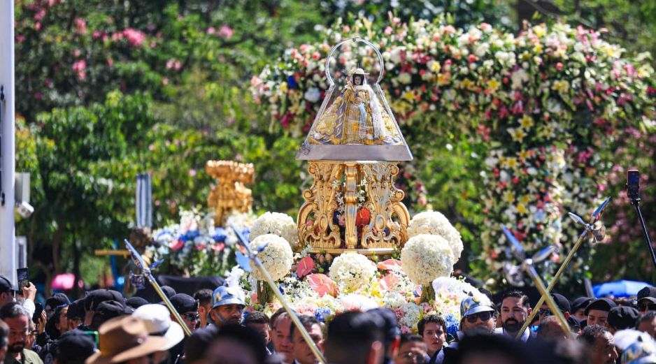 La Virgen de la Expectación caminó los 9.2 kilómetros de recorrido acompañada por miles de fieles romeros. EL INFORMADOR/A. Navarro