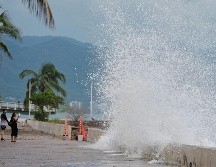 Un total de 22 municipios de Jalisco se encuentran en alerta amarilla por el alejamiento del ciclón. AP/F. Llano