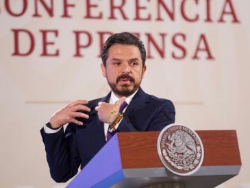 Zoé Robledo anunció una consulta directa "piso por piso" con los trabajadores del IMSS para abordar ocho temas críticos. SUN/ARCHIVO