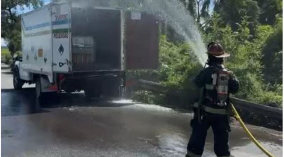 Al lugar acudieron elementos de Protección Civil y Bomberos de Ixtlahuacán del Río, quienes participaron en la atención de la emergencia. ESPECIAL