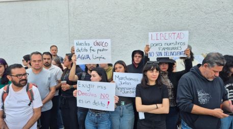 Familiares de detenidos exigen su liberación. EL INFORMADOR / M. HERNÁNDEZ