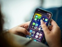 Senadores respaldan la medida, pero plantean la necesidad de fortalecer la educación digital y evaluar sus resultados. UNSPLASH.
