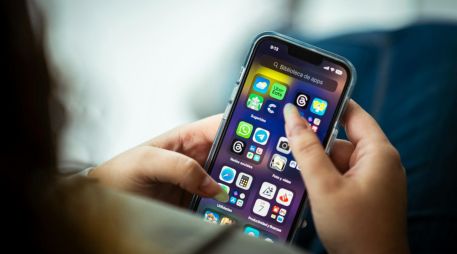 Senadores respaldan la medida, pero plantean la necesidad de fortalecer la educación digital y evaluar sus resultados. UNSPLASH.