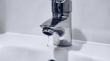 Los cambios en los niveles de Chapala y la presa Calderón condicionan el abastecimiento de agua en la metrópoli. Unsplash